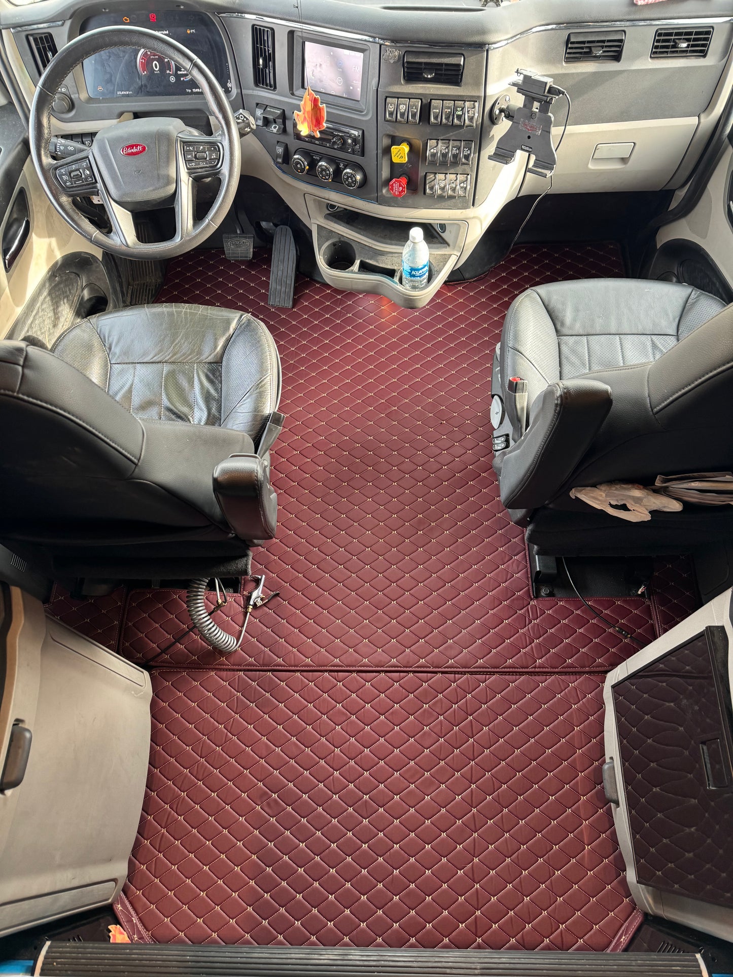Peterbilt 579 Floor Mats (2019-2025)