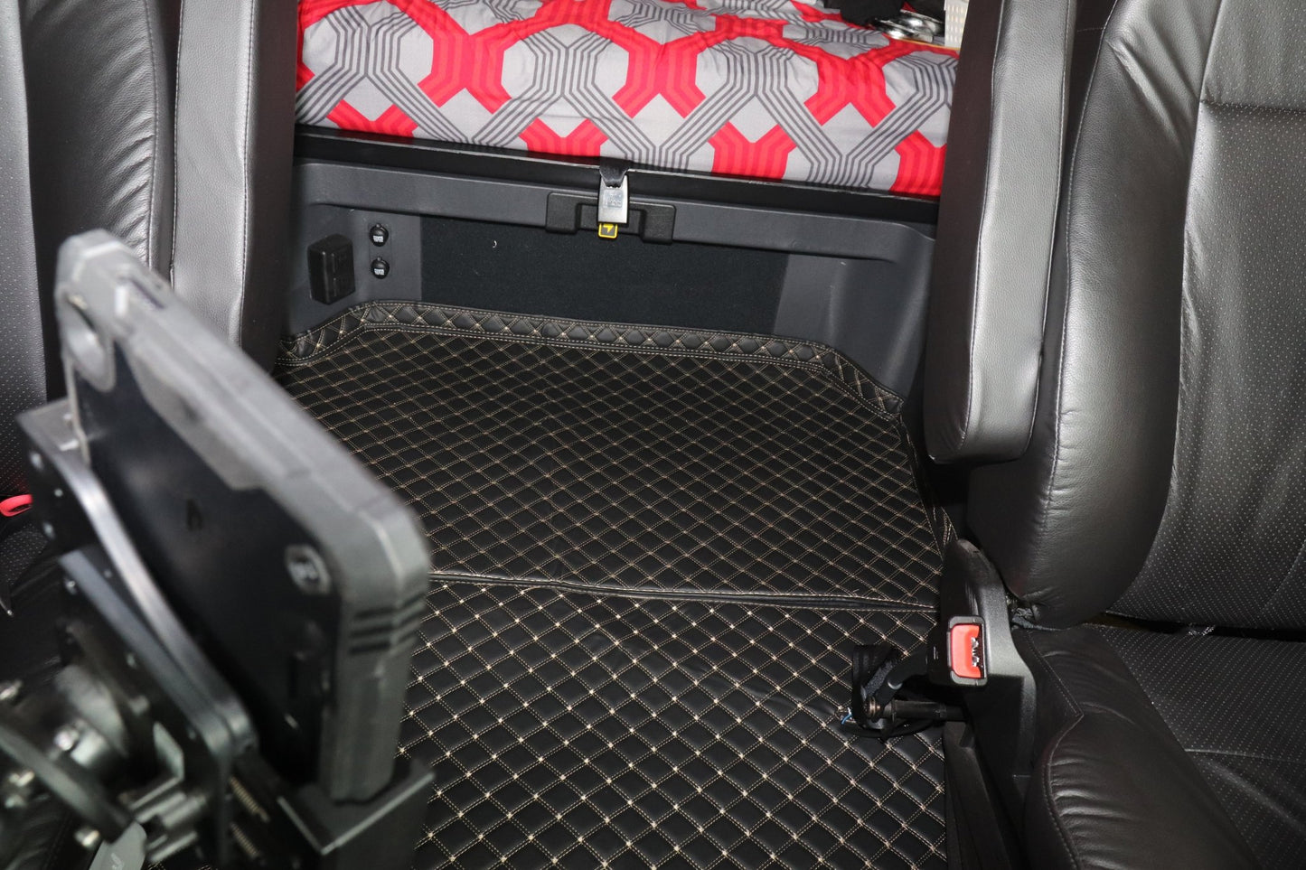 Freightliner Cascadia Floor Mats 2019 - 2025 - Tandem Car Mats