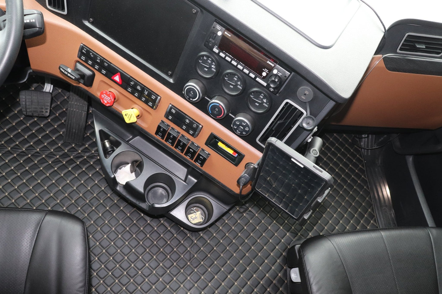 Freightliner Cascadia Floor Mats 2019 - 2025 - Tandem Car Mats