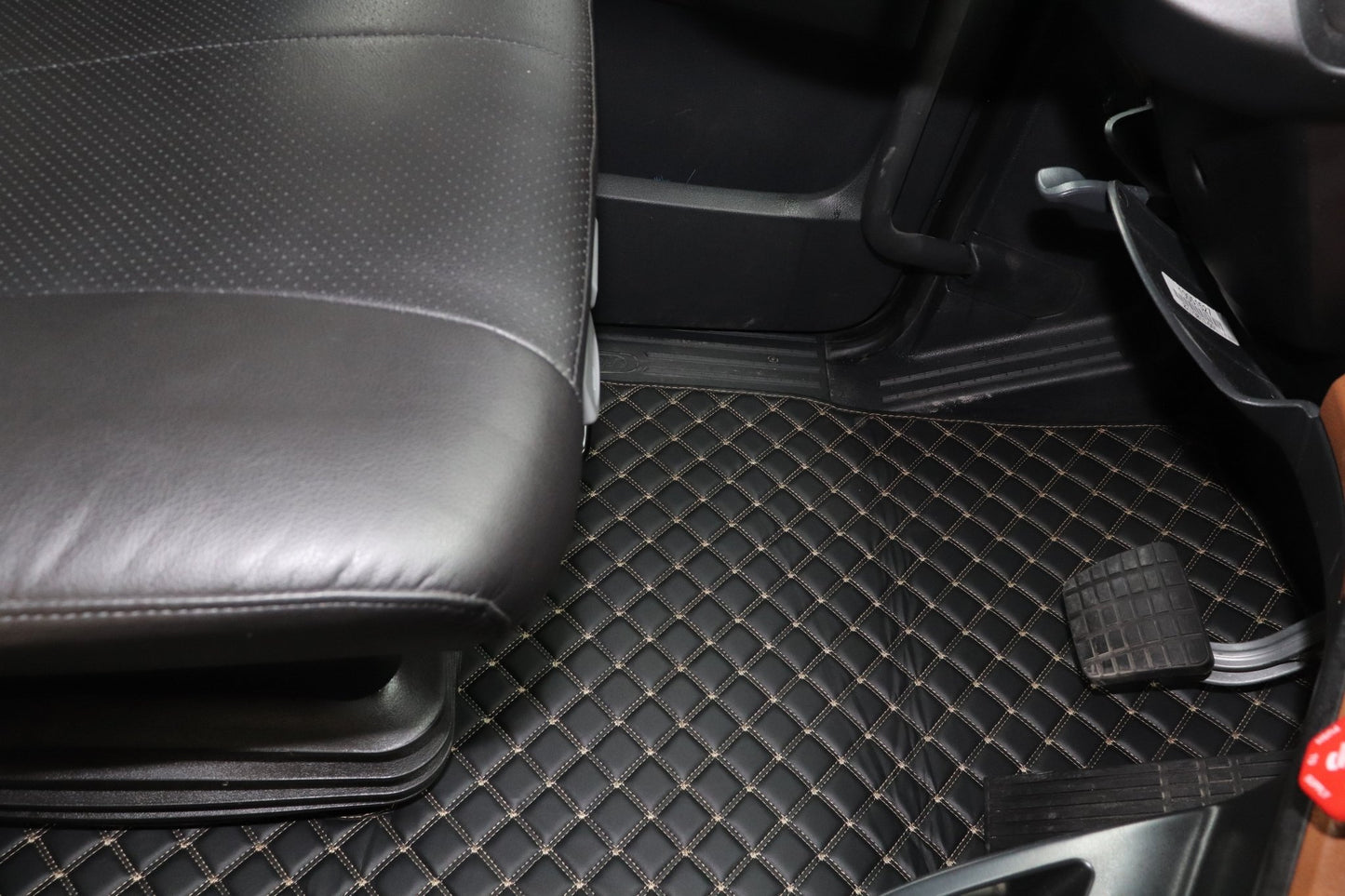 Freightliner Cascadia Floor Mats 2019 - 2025 - Tandem Car Mats