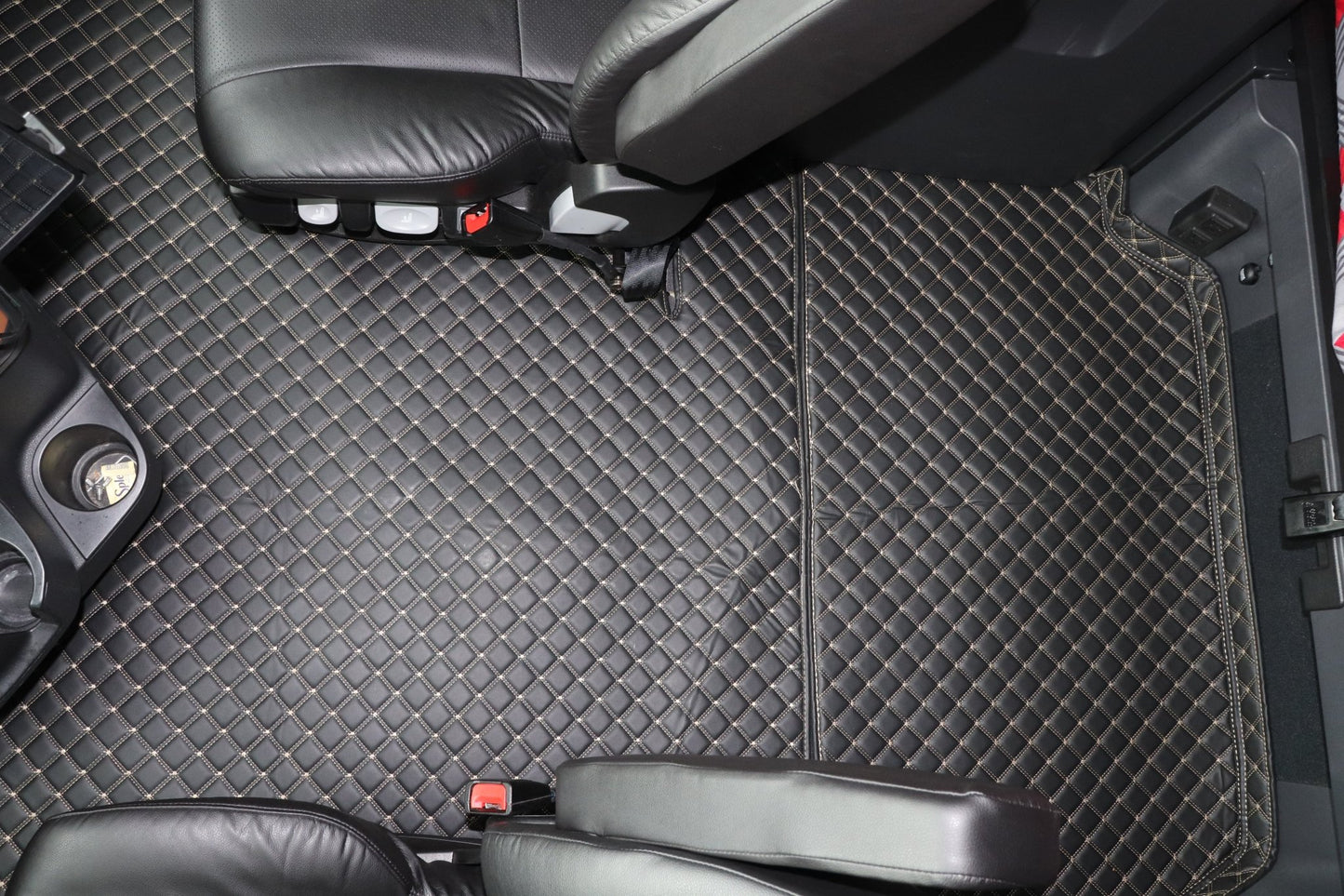 Freightliner Cascadia Floor Mats 2019 - 2025 - Tandem Car Mats