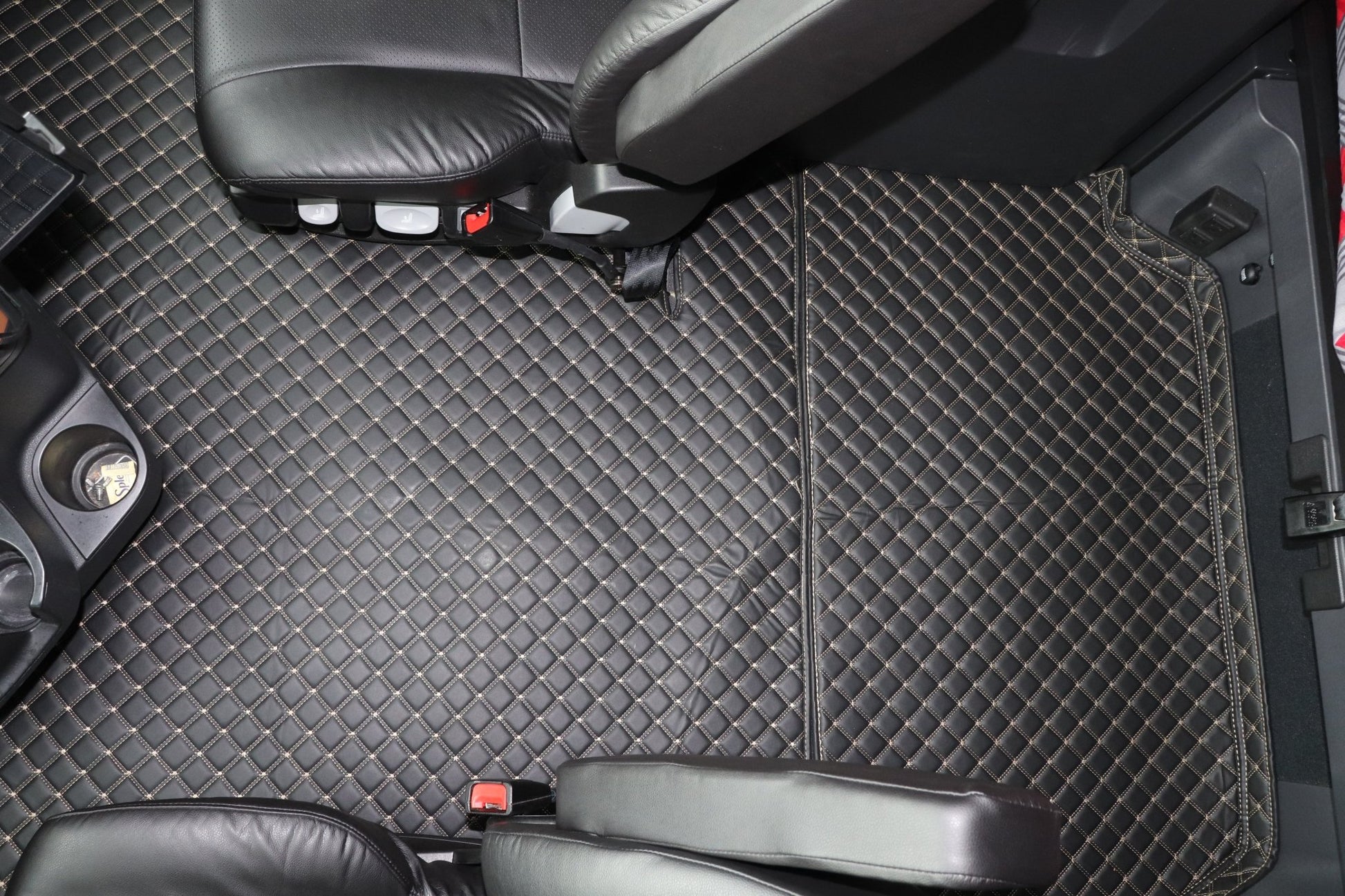Freightliner Cascadia Floor Mats 2019 - 2025 - Tandem Car Mats