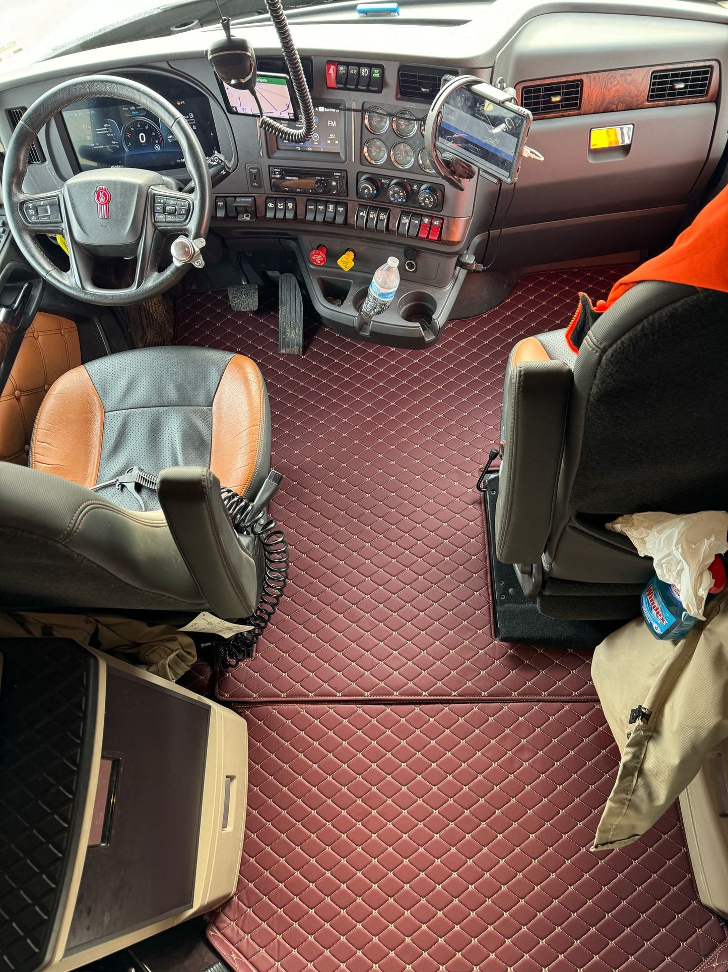 Kenworth T680 Automatic Floor Mats (2019 - 2025) - Tandem Car Mats