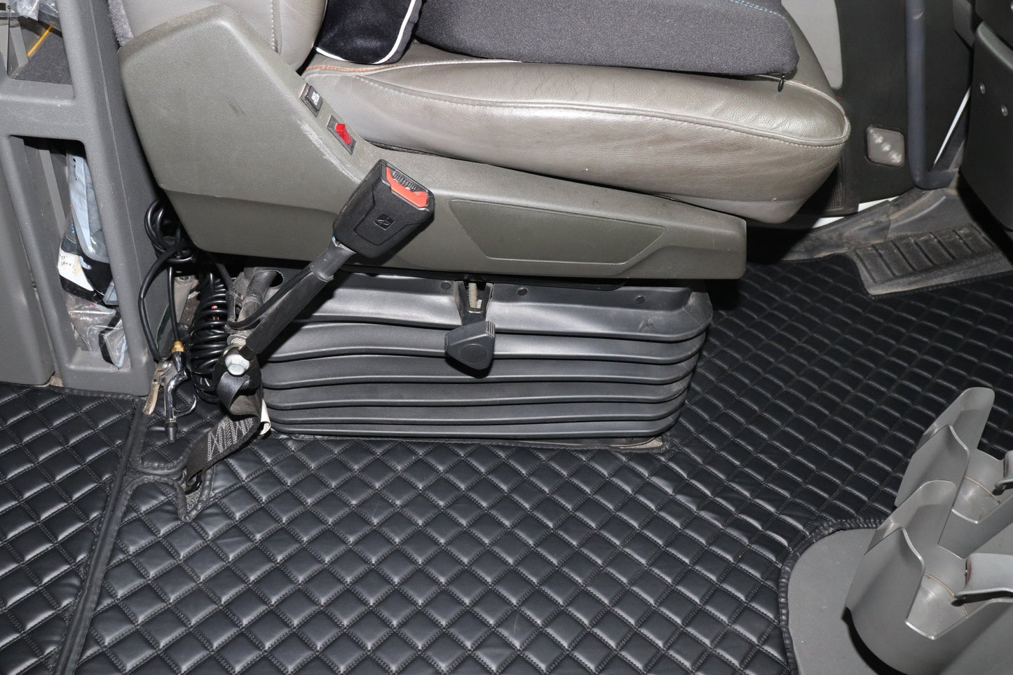 Volvo VNL860 Floor Mats (2019 - 2024) - Tandem Car Mats